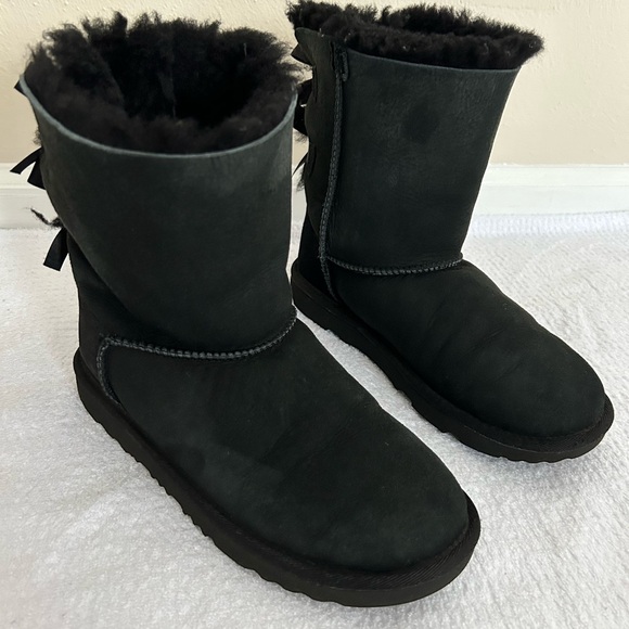 UGG Bailey Bow II Boot - Picture 2 of 4